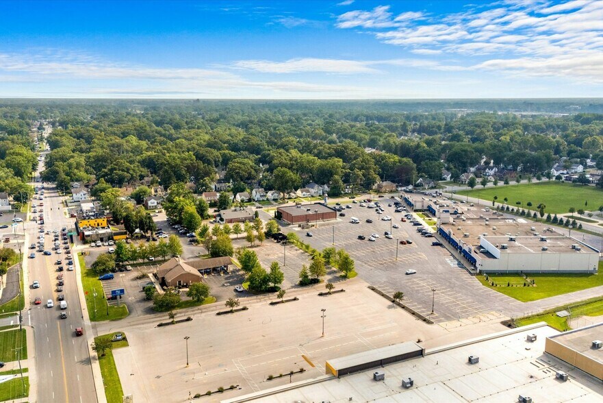 2600-2602 W Sylvania Ave, Toledo, OH à vendre - Photo de l’immeuble – Image 3 sur 8