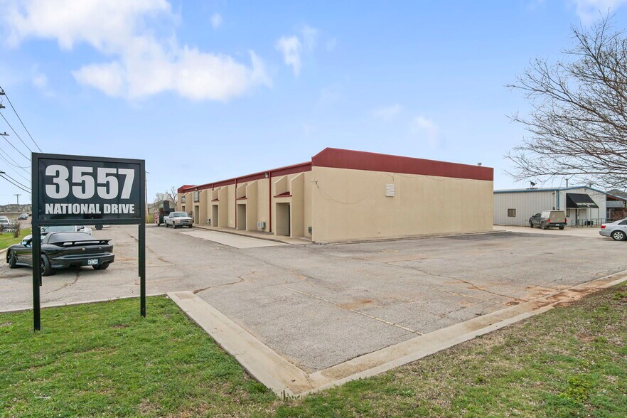 3557 National Dr, Norman, OK à louer - Photo de l’immeuble – Image 2 sur 5