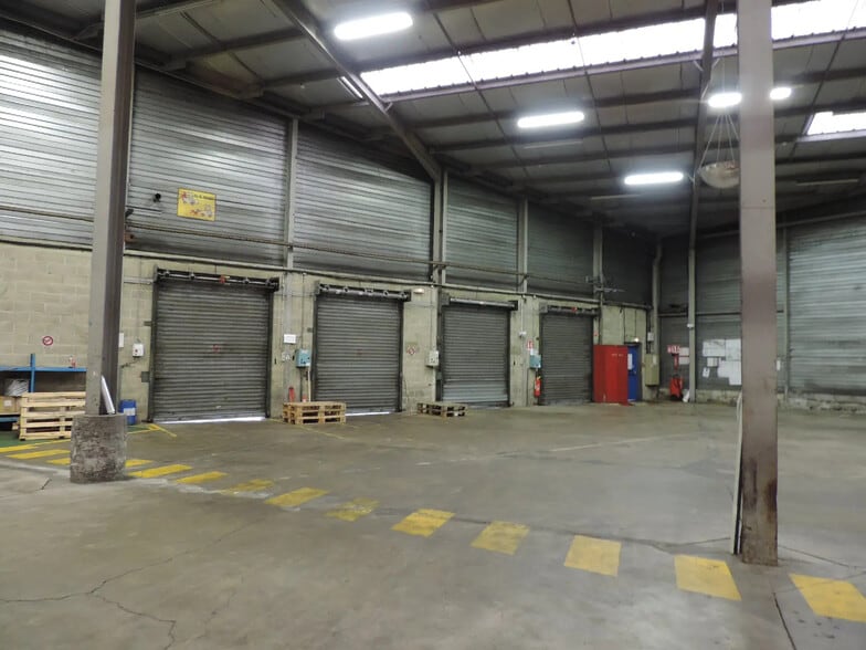 Industriel/Logistique dans Carvin à louer - Photo de l’immeuble – Image 2 sur 5