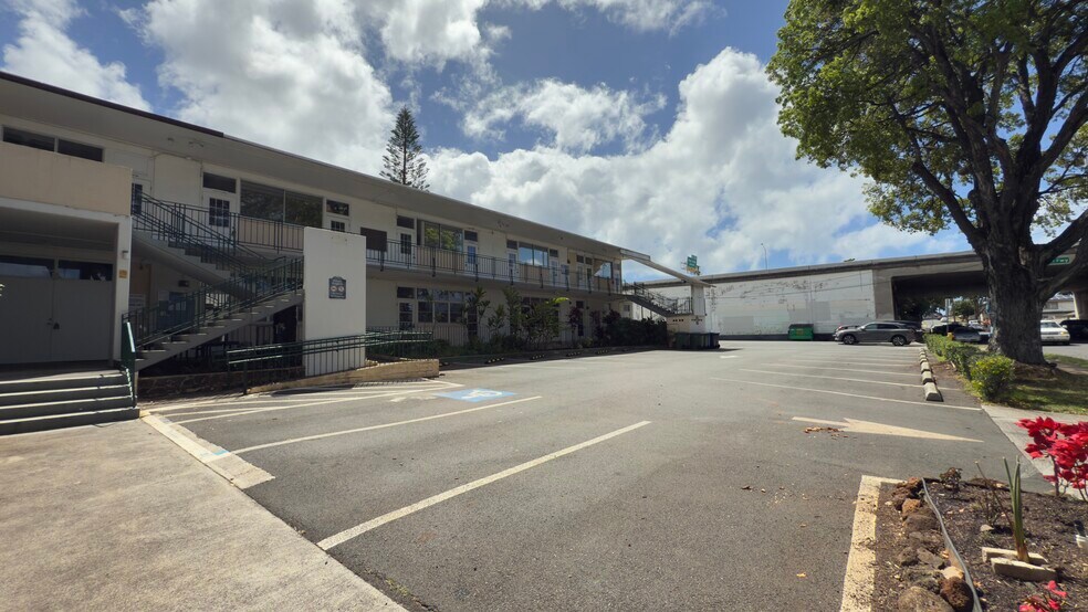 1041 10th Ave, Honolulu, HI à louer - Photo de l’immeuble – Image 3 sur 14