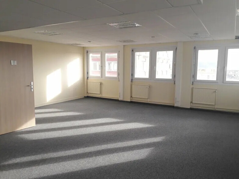 Bureau dans Rouen à vendre - Photo de l’immeuble – Image 2 sur 14