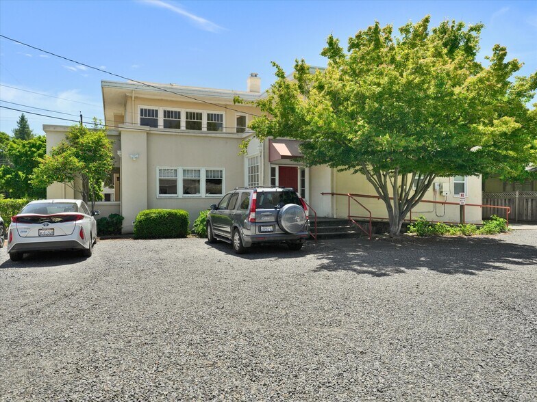 825 College Ave, Santa Rosa, CA à vendre - Photo de l’immeuble – Image 3 sur 36