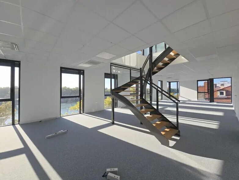 19 Quai Perrache, Lyon à vendre - Photo de l’immeuble – Image 2 sur 13
