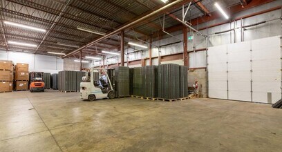 50 Northland Rd, Waterloo, ON à louer Photo intérieure– Image 2 sur 8