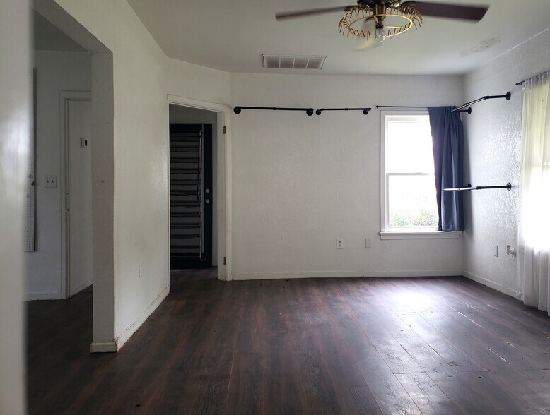 187 Avenue D NW, Winter Haven, FL à louer - Photo de l’immeuble – Image 3 sur 4