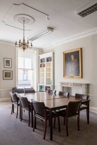 Plus de détails pour 18 Bloomsbury Sq, Londres - Bureau à louer