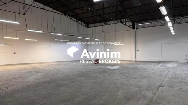 Plus de détails pour Local commercial à louer