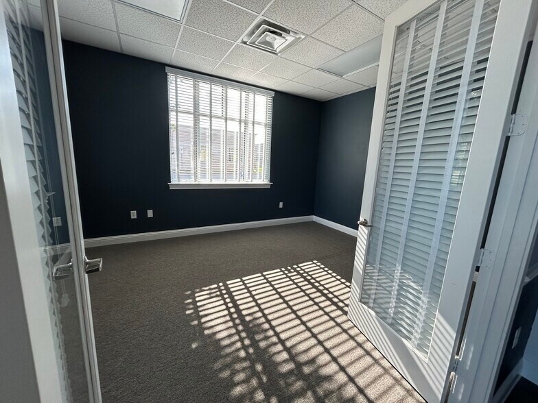 3900 South Stonebridge Dr, McKinney, TX à louer - Photo de l’immeuble – Image 3 sur 10