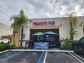 22722 Centre Dr, Lake Forest, CA à louer Photo de l’immeuble– Image 1 sur 13