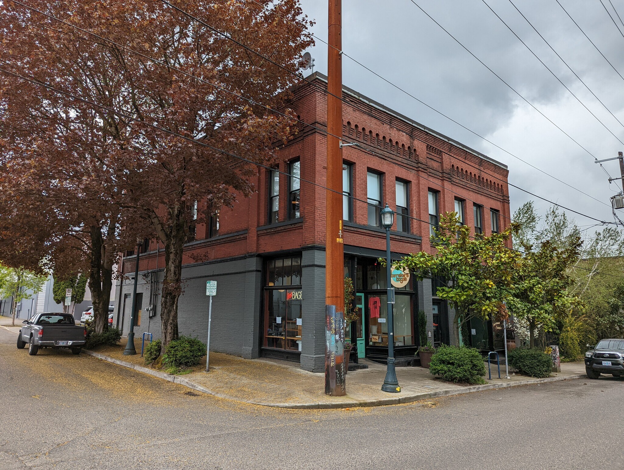 816-820 N Russell St, Portland, OR à louer Photo de l’immeuble– Image 1 sur 5