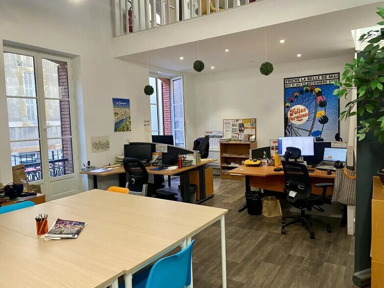 Bureau dans Marseille à louer - Photo de l’immeuble – Image 2 sur 6