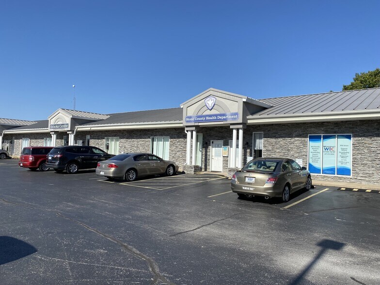 15765 State Hwy 13, Reeds Spring, MO à louer - Photo de l’immeuble – Image 2 sur 11