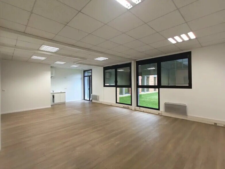 6 8 Square Du Chêne Germain, Cesson-Sévigné à louer - Photo de l’immeuble – Image 3 sur 8