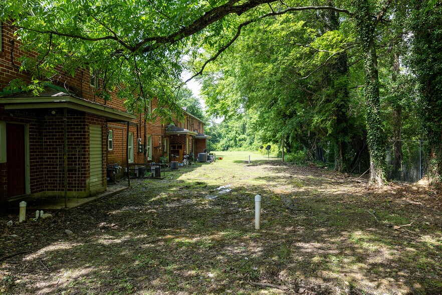 1393 Lapaloma Cir, Memphis, TN à vendre - Photo de l’immeuble – Image 3 sur 48