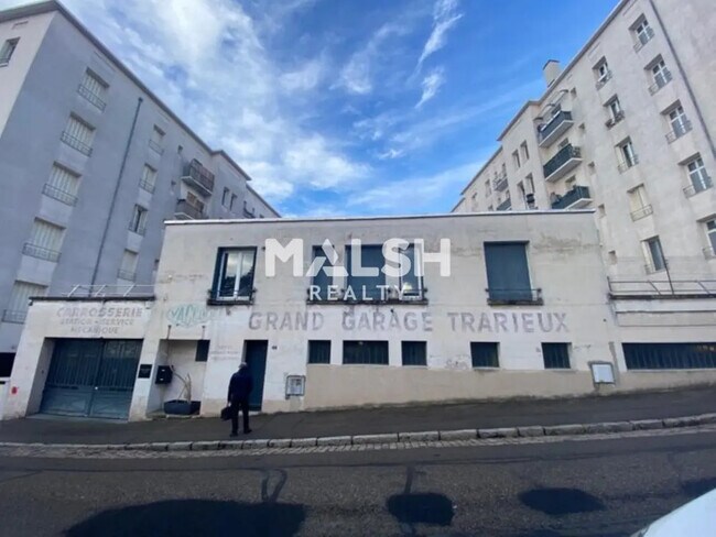 Plus de détails pour Local commercial à vendre