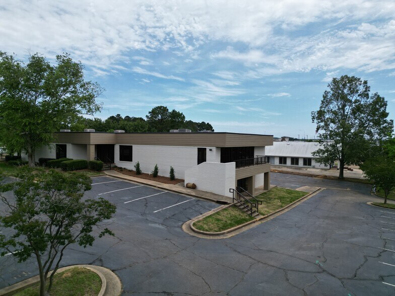 346 Crossgates Blvd, Brandon, MS à louer - Photo de l’immeuble – Image 2 sur 6
