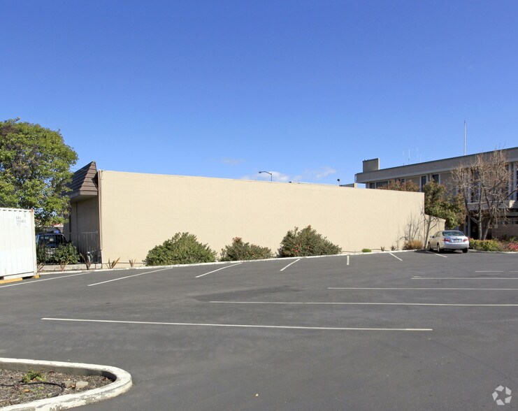201 Travis Blvd, Fairfield, CA à louer - Photo de l’immeuble – Image 3 sur 3