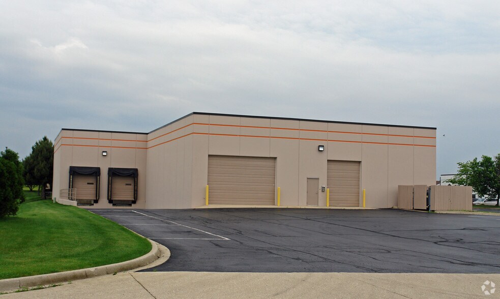 6951 High Grove Blvd, Burr Ridge, IL à vendre - Photo de l’immeuble – Image 2 sur 2