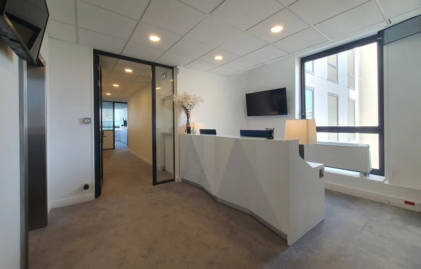 Bureau dans Saint-Cloud à louer Photo intérieure– Image 1 sur 2