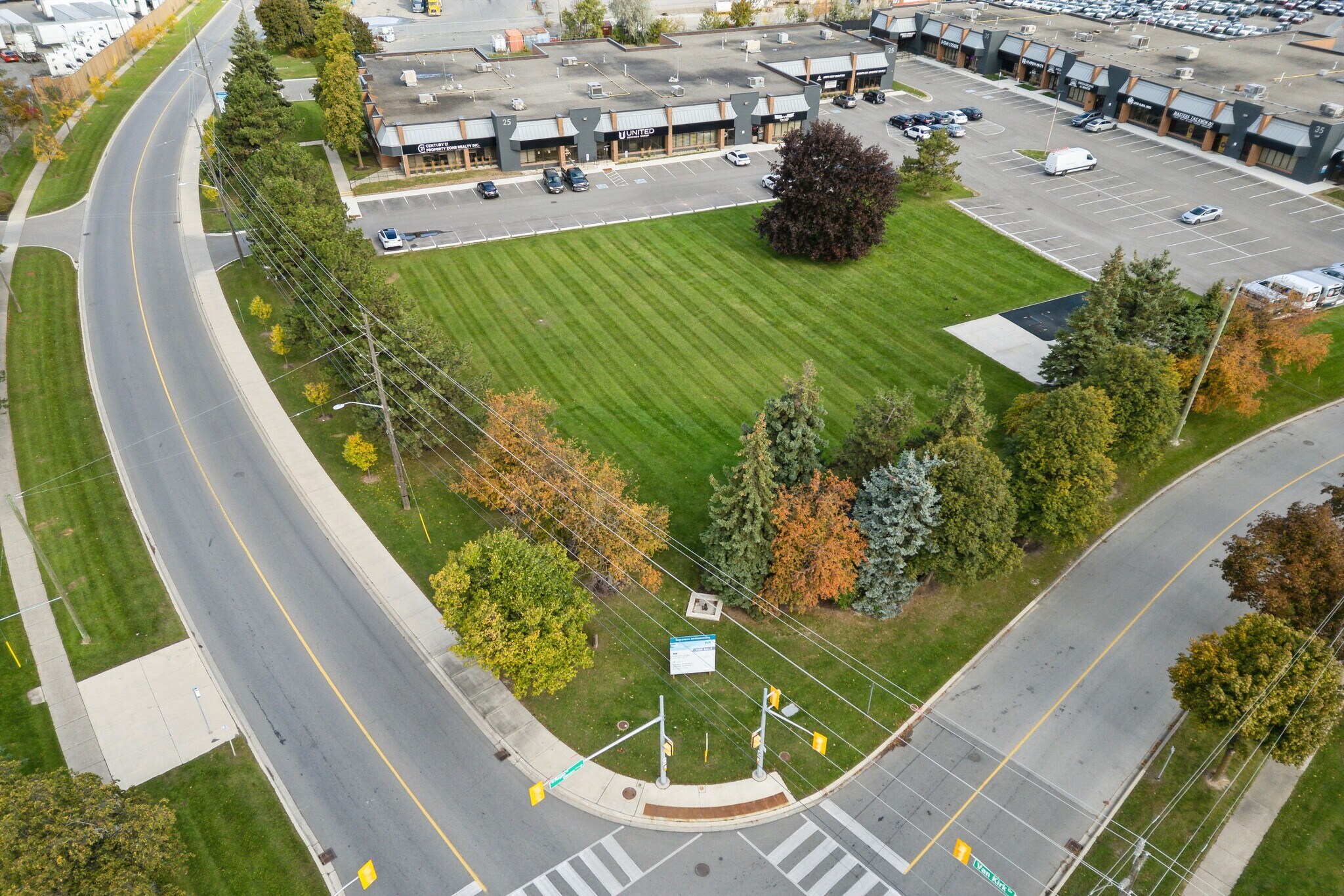 21 Van Kirk dr, Brampton, ON à vendre Photo de l’immeuble– Image 1 sur 4