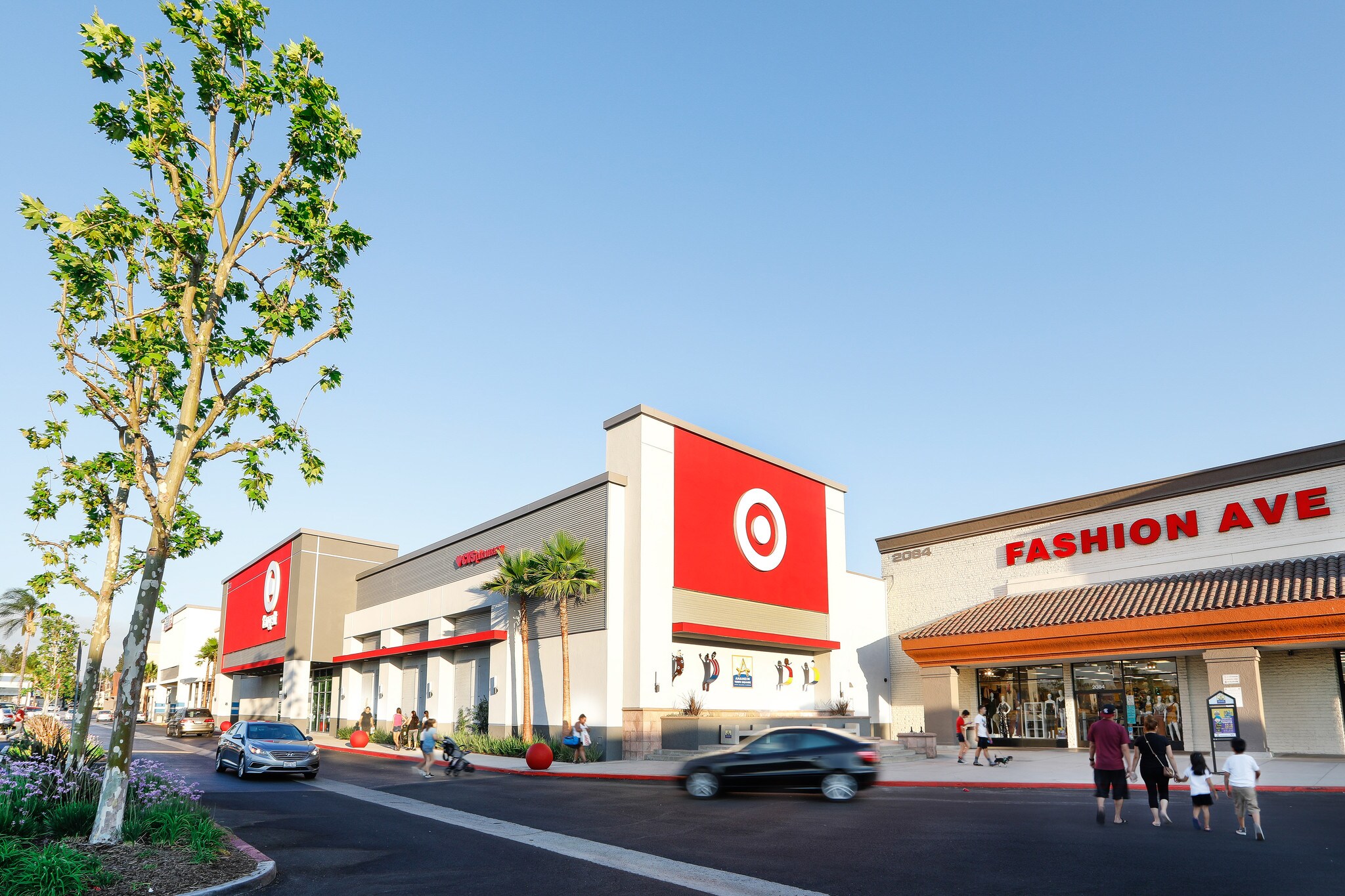 2002-2320 E Lincoln Ave, Anaheim, CA à louer Photo principale– Image 1 sur 12