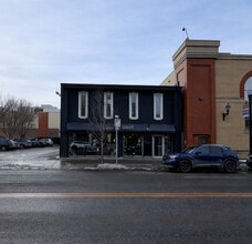 211 17th Ave SE, Calgary, AB à louer Photo de l’immeuble– Image 2 sur 4