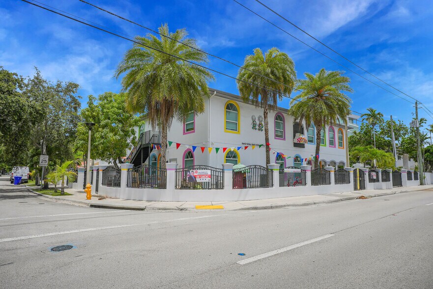 2280 SW 17th Ave, Miami, FL à louer - Photo de l’immeuble – Image 2 sur 64