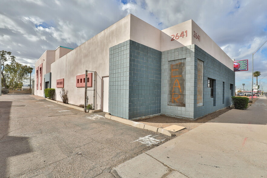 2641 McDowell, Phoenix, AZ à louer - Photo de l’immeuble – Image 2 sur 13