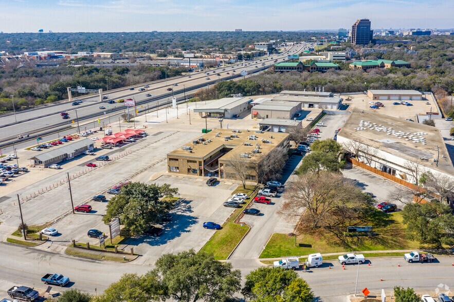8527 Village Dr, San Antonio, TX à louer - Aérien – Image 3 sur 4