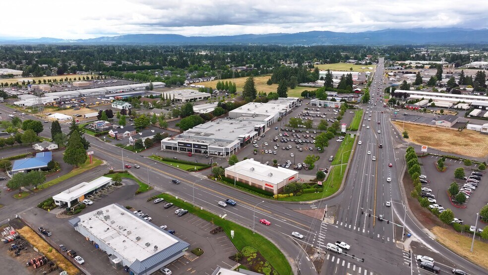 11710-12010 NE Fourth Plain Blvd, Vancouver, WA à louer - Vidéo sur l’annonce professionnelle – Image 2 sur 9