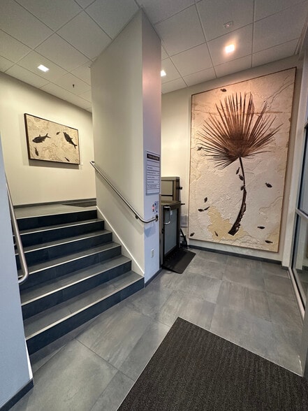 2341 Eastlake Ave E, Seattle, WA à louer - Photo de l’immeuble – Image 3 sur 7
