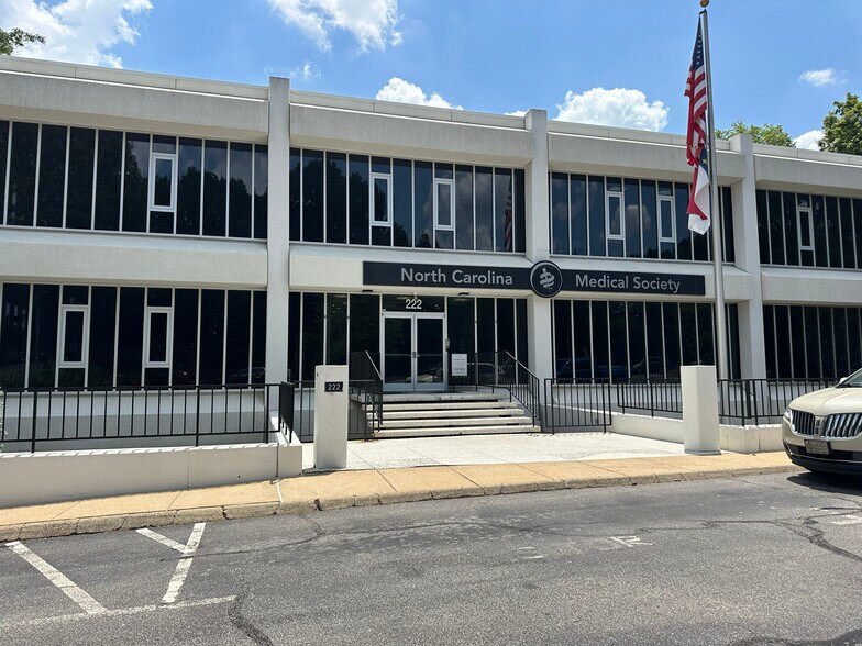 222 N Person St, Raleigh, NC à louer - Photo de l’immeuble – Image 3 sur 5
