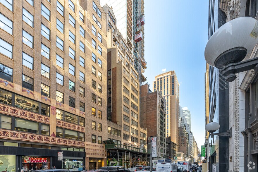 54 W 39th St, New York, NY à louer - Photo de l’immeuble – Image 2 sur 5