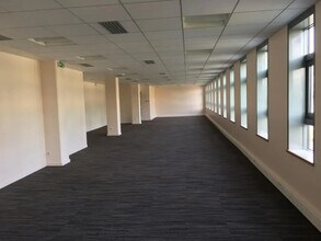 8 Rue Eugène Et Armand Peugeot, Rueil-Malmaison à louer Photo de l’immeuble– Image 1 sur 1