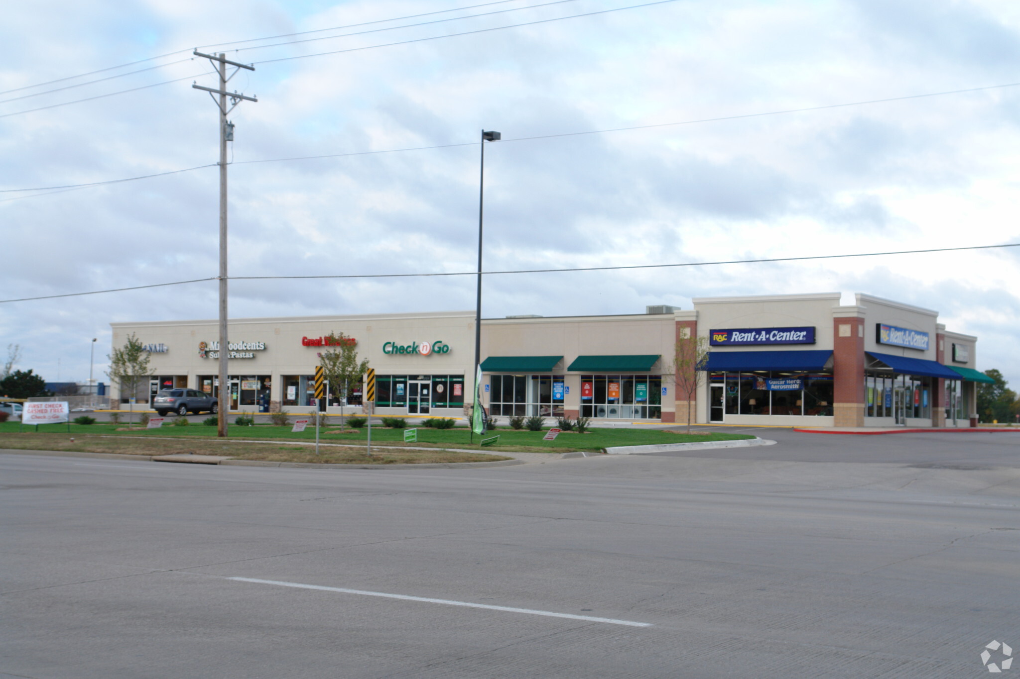 133 E 47th St S, Wichita, KS à louer Photo principale– Image 1 sur 13