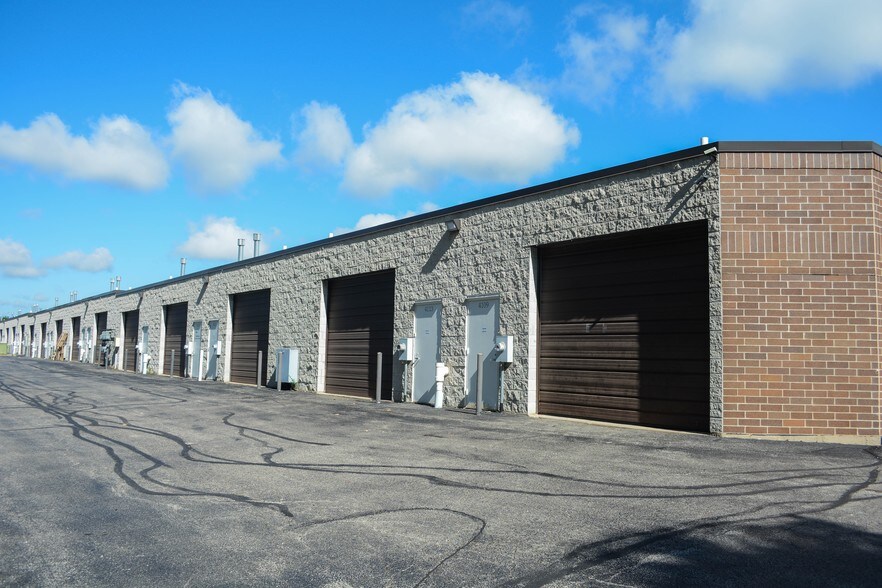 4109-4161 W Orleans St, McHenry, IL à louer - Photo de l’immeuble – Image 2 sur 3