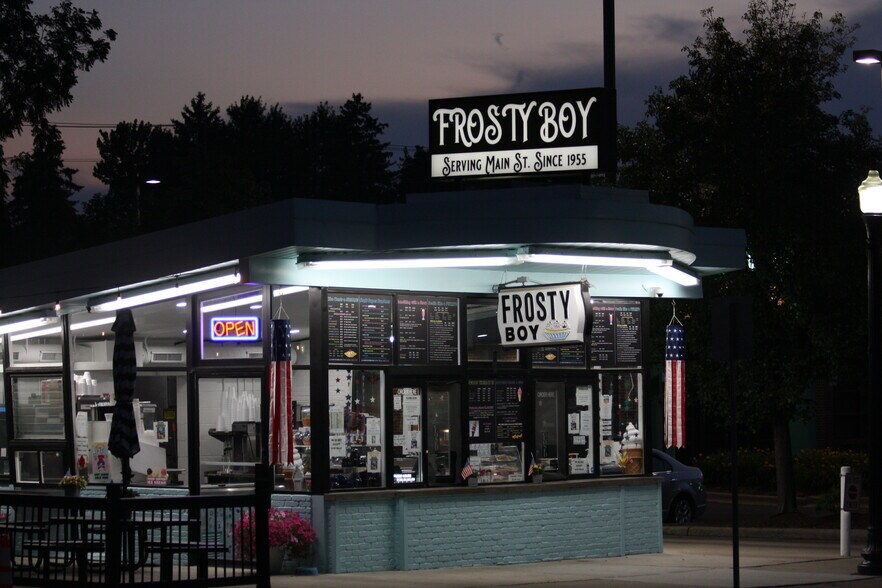 67 Main St, Belleville, MI à vendre - Photo de l’immeuble – Image 3 sur 16