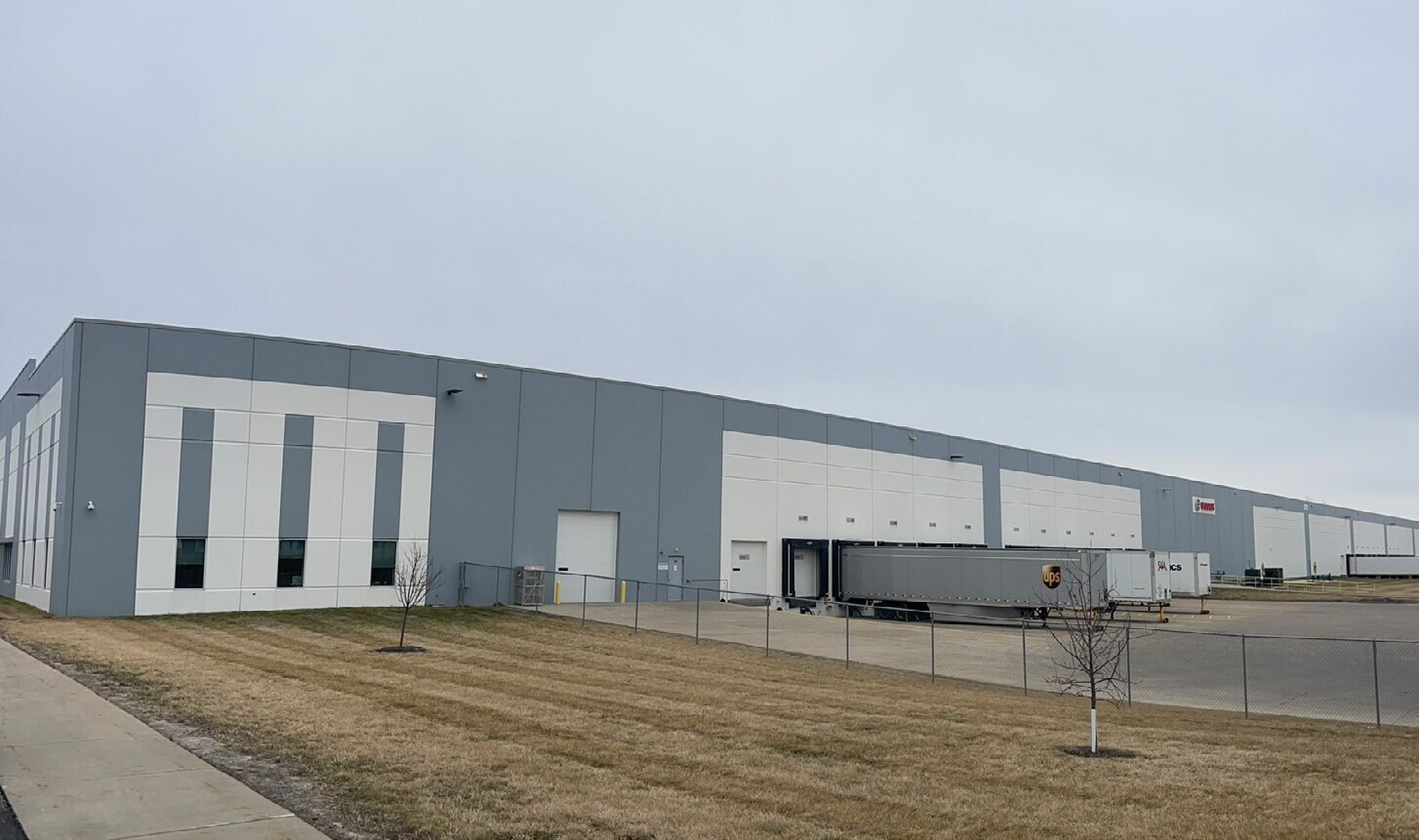370 Festal Pl NW, Owatonna, MN à louer Photo de l’immeuble– Image 1 sur 4