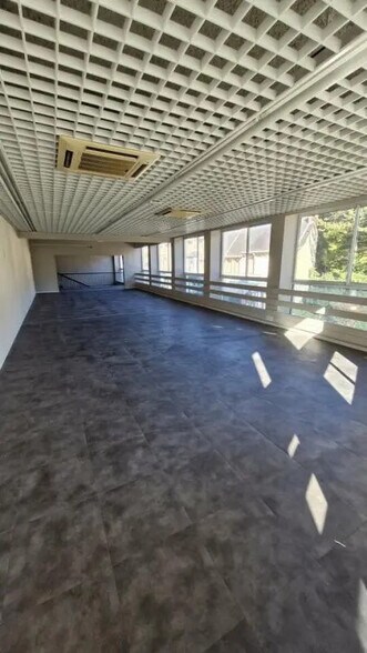 Local commercial dans La Baule-Escoublac à louer - Photo de l’immeuble – Image 2 sur 9