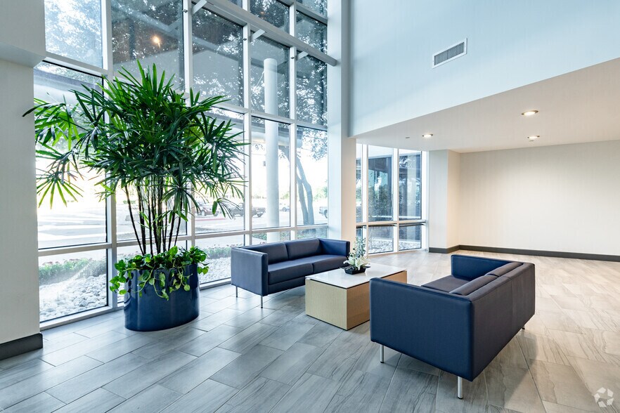 1125 E Campbell Rd, Richardson, TX à louer - Hall d’entrée – Image 3 sur 14