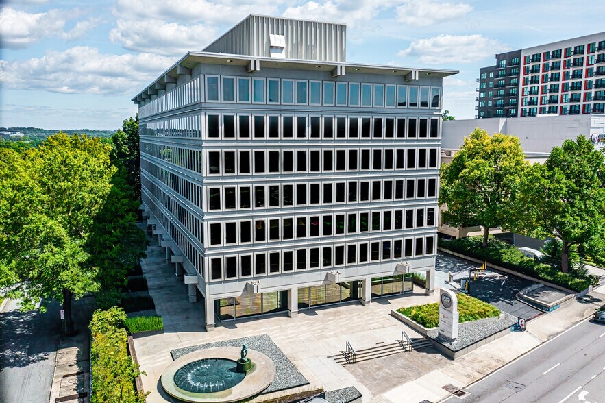 1819 Peachtree Rd, Atlanta, GA à louer - Photo de l’immeuble – Image 1 sur 13