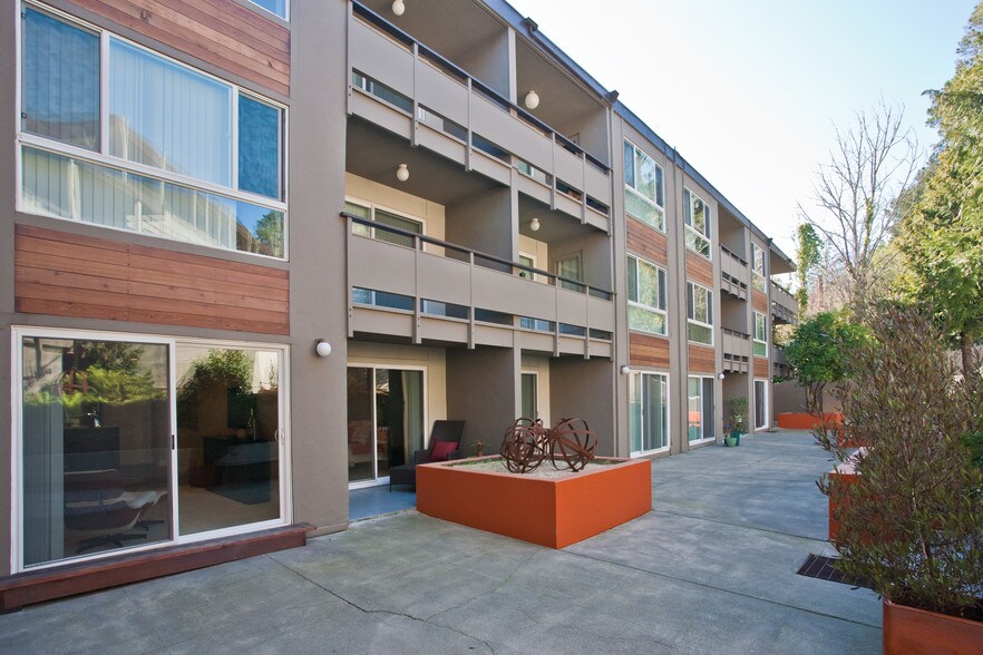396 Pine Hill Rd, Mill Valley, CA à vendre - Photo de l’immeuble – Image 3 sur 10