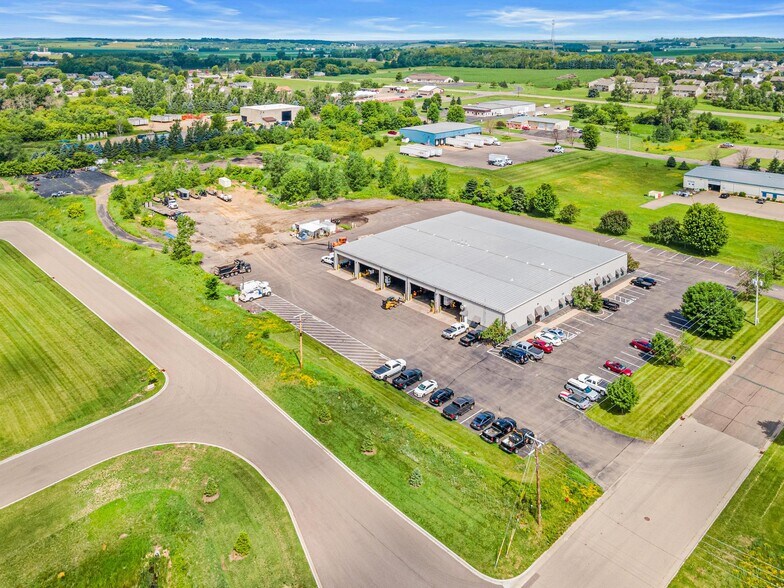 671-675 Grupe St, Roberts, WI à vendre - Photo de l’immeuble – Image 1 sur 25