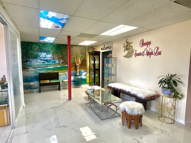 8943-8951 Complex Dr, San Diego, CA à vendre - Photo de l’immeuble – Image 1 sur 19