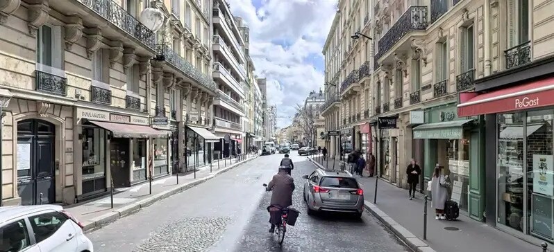 Local commercial dans Paris à louer - Photo de l’immeuble – Image 1 sur 3