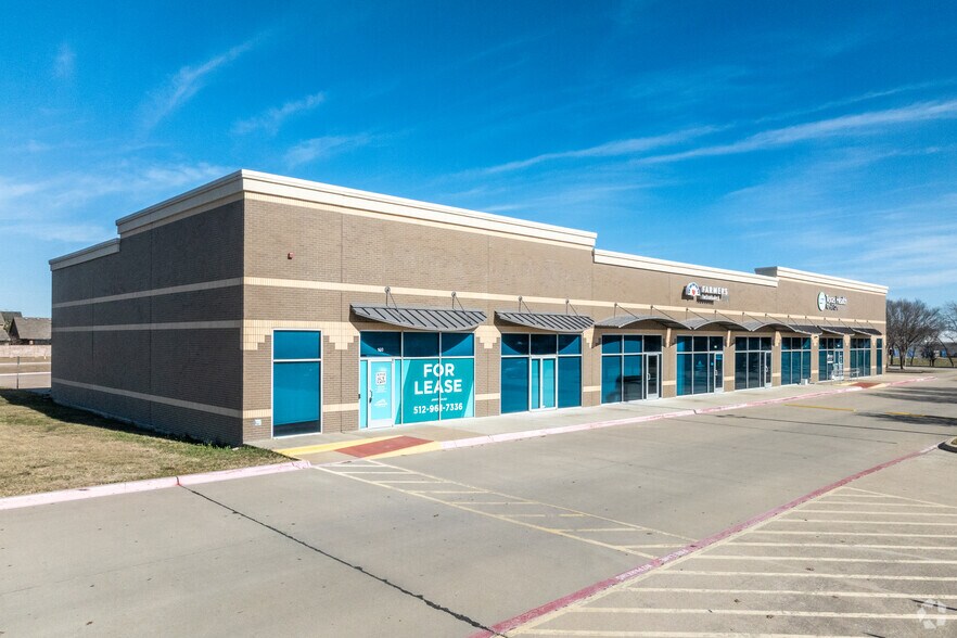 5501 Gordon Smith Dr, Rowlett, TX à louer - Photo de l’immeuble – Image 2 sur 12