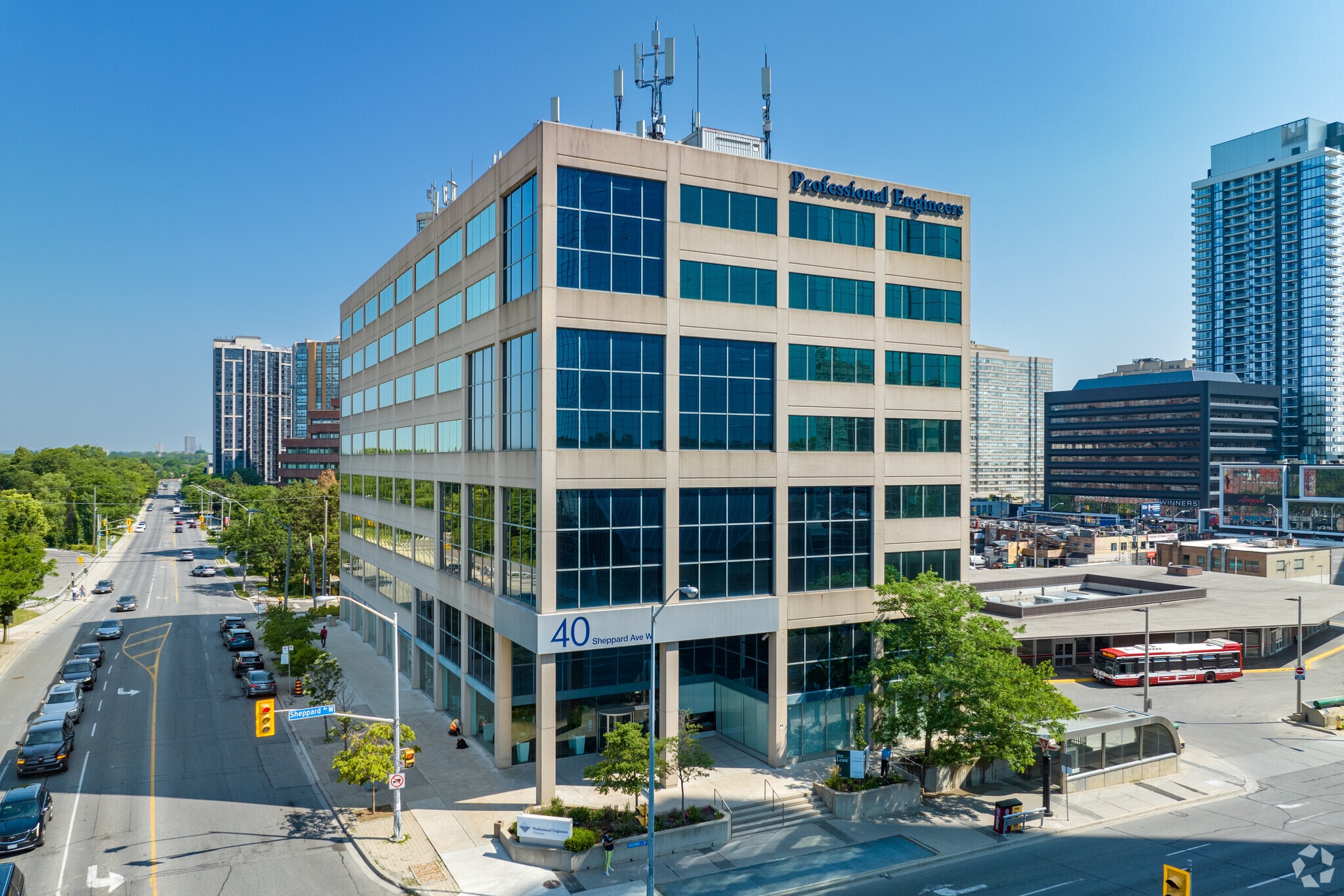 40 Sheppard Ave W, Toronto, ON à louer Photo principale– Image 1 sur 6