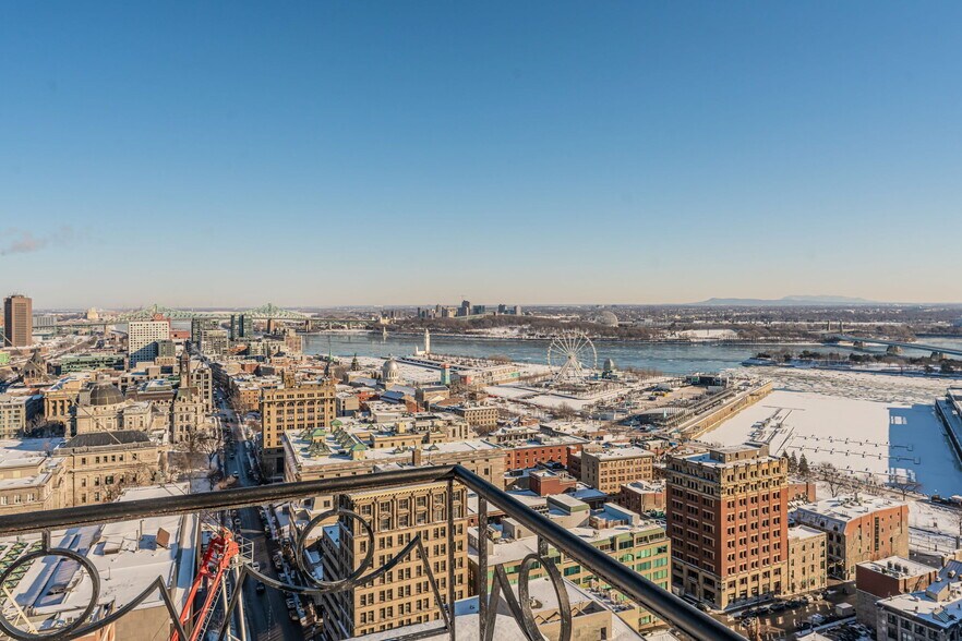501-507 Pl d'Armes, Montréal, QC à louer - Photo de l’immeuble – Image 3 sur 16