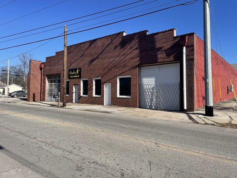 107 N College St, Lebanon, TN à louer - Photo de l’immeuble – Image 1 sur 14