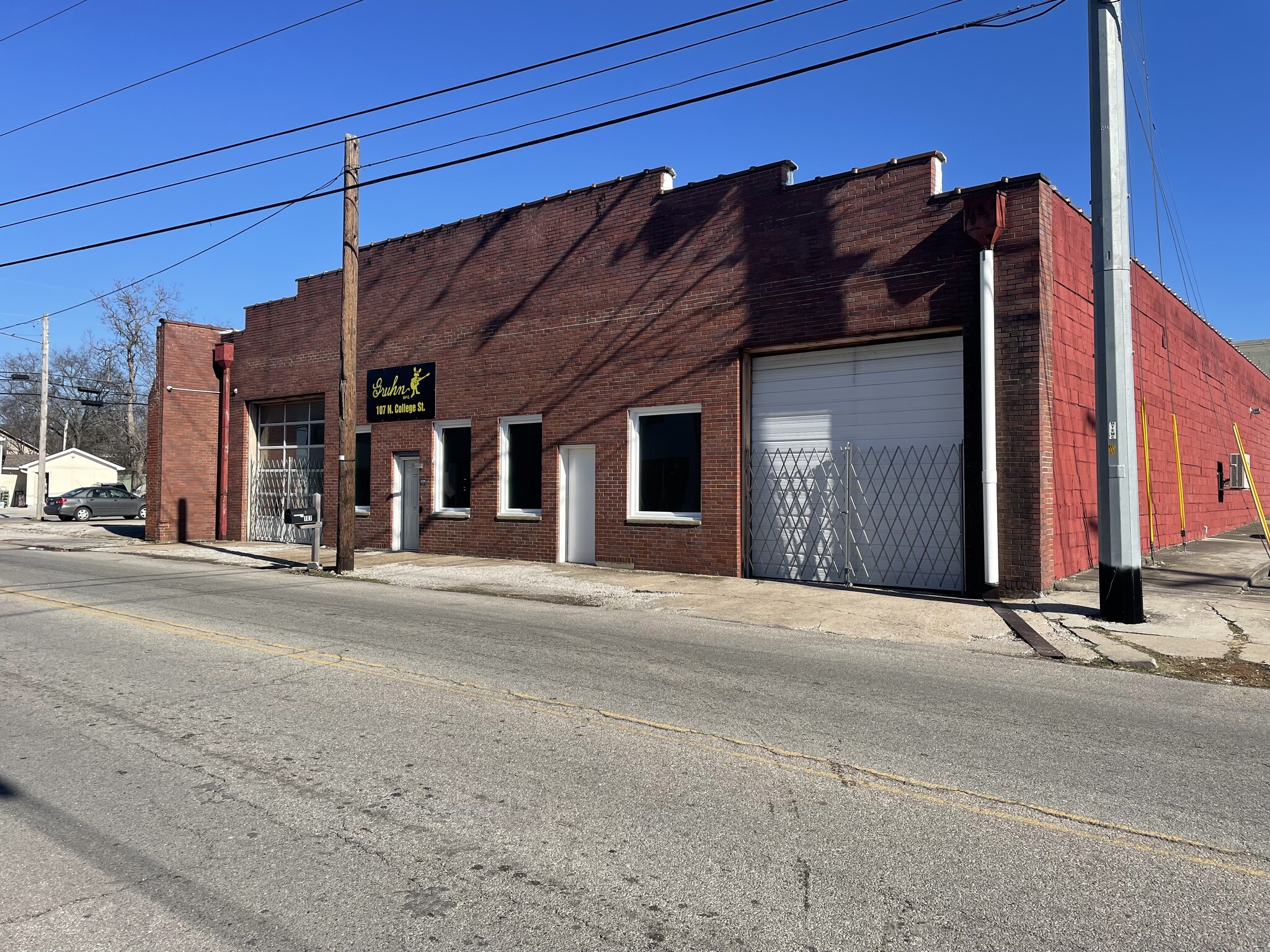 107 N College St, Lebanon, TN à louer Photo de l’immeuble– Image 1 sur 15